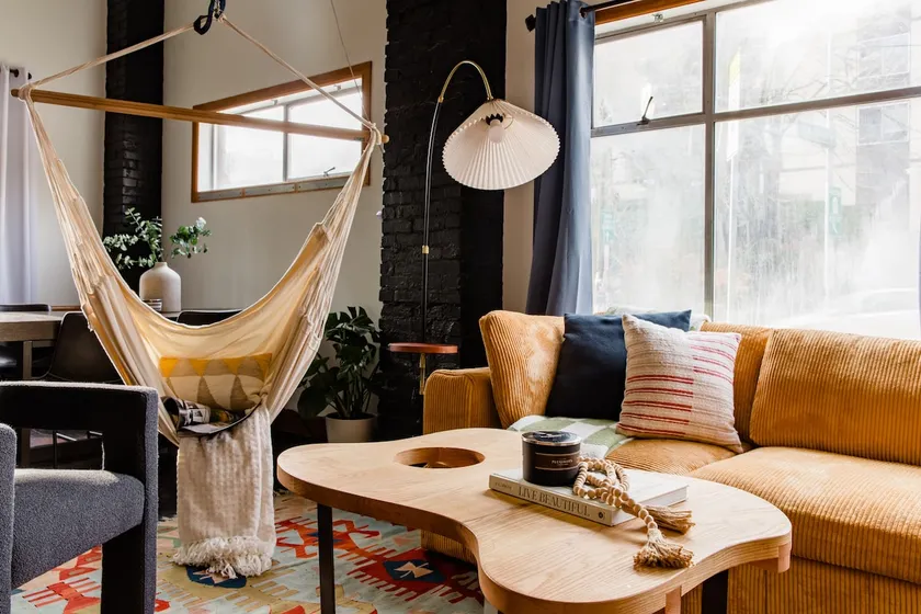 Hip Fremont suite with Sauna and hammock - Image 1