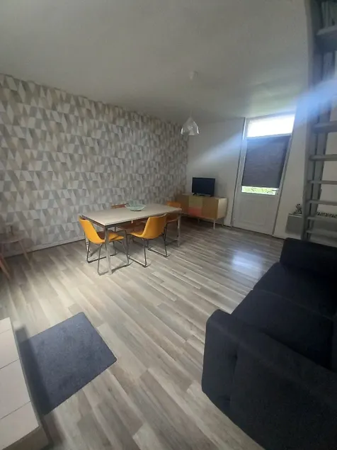 Quiet, cozy house, close to the city center. - Image 1