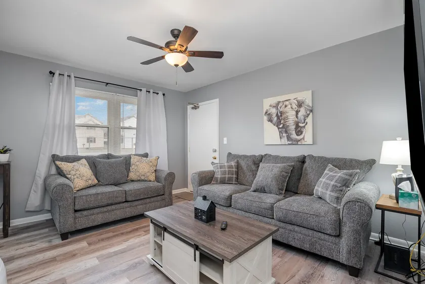 2 bed, newly remodeled hideaway in Trenton, Ohio - Image 1