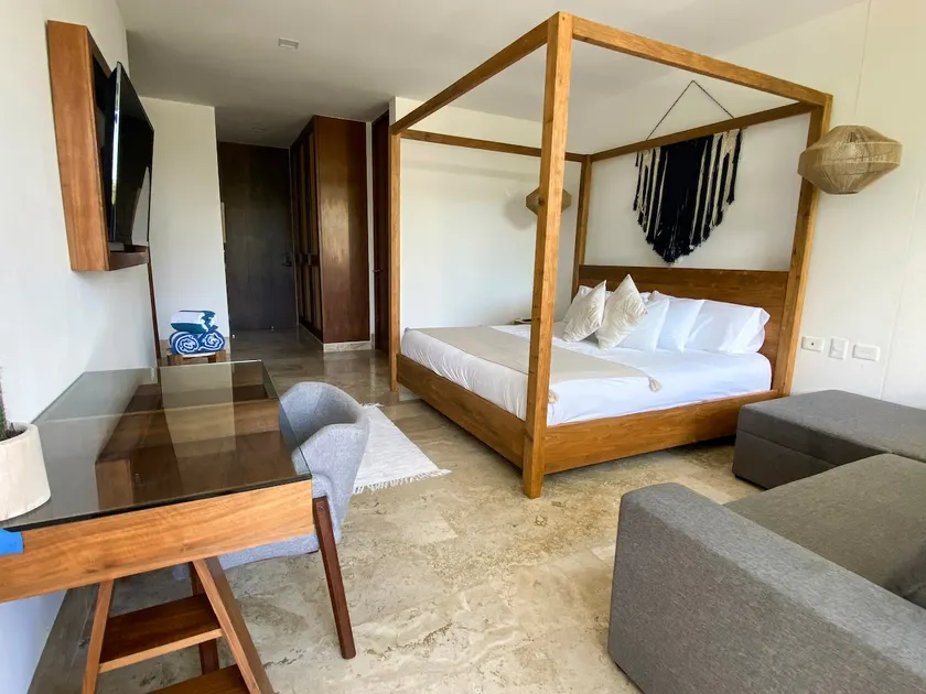 Amazing studio, sparkling pool, near the beach. - Image 1