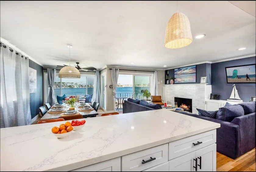 Beachfront on the Bay- penthouse on the sand - Image 1