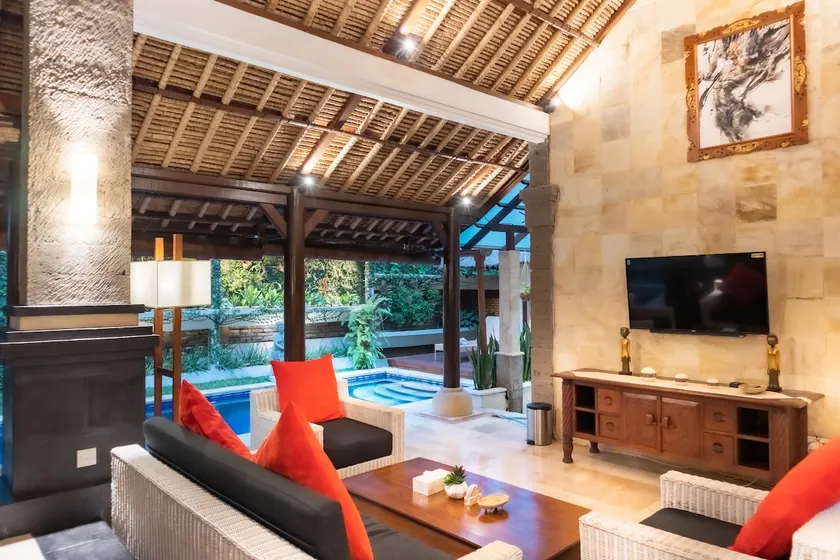 Super Sale! 4BR Tropical Villa with Pool in Kuta - Image 1