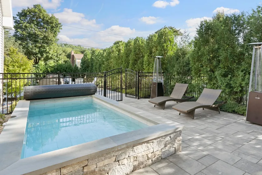 Ogunquit Village 5 BDR, Heated Pool, Walk to Beach - Image 1