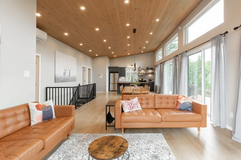 Waterfront chalet - private hot tub - Fireplace - 8 people - Image 1