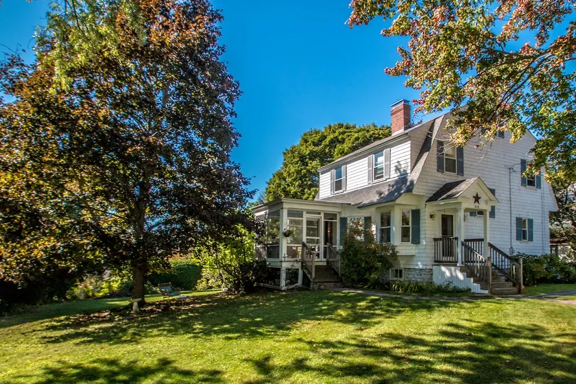 Historic Wolfeboro Home one block to Village - Image 1