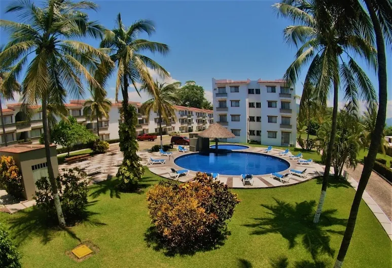 Apartment with a pool 1102 - Image 1