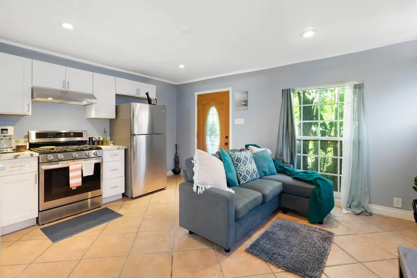 Casa Diamante- Cheerful 1-BD/1BR, Full kitchen 4U - Image 1