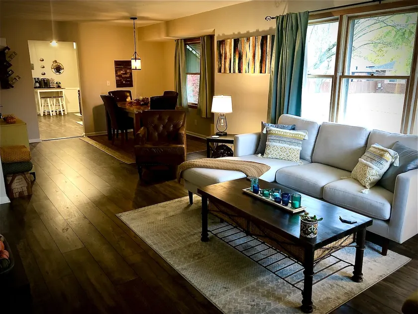 The Lake House, eclectic retreat close to YS! - Image 1