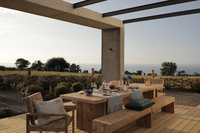 Apartment with a large terrace and ocean views - Image 1