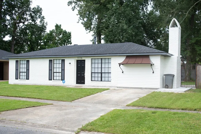 Beautiful cottage style 3 bedroom home - Image 1