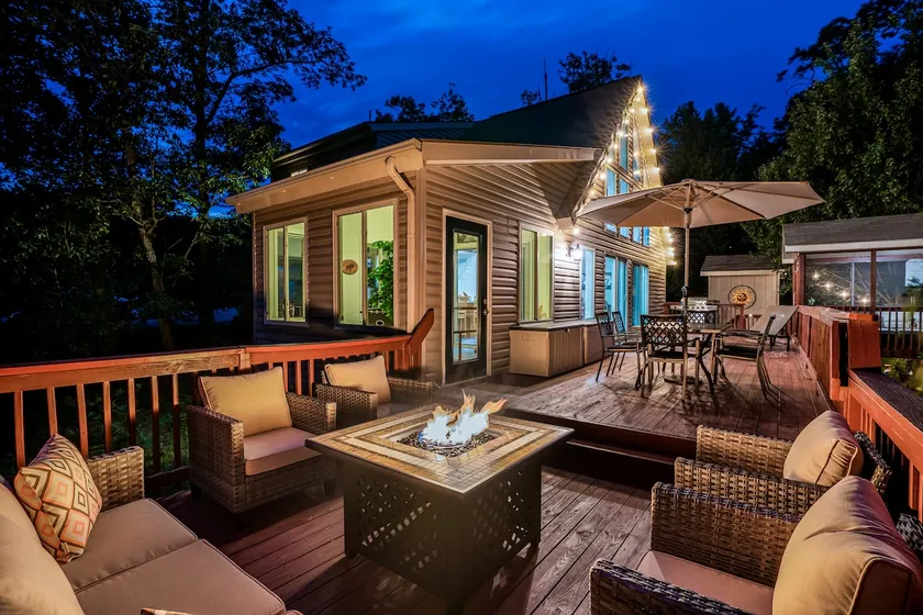All Seasons Retreat - Screened Porch - Fire Pit - Image 1