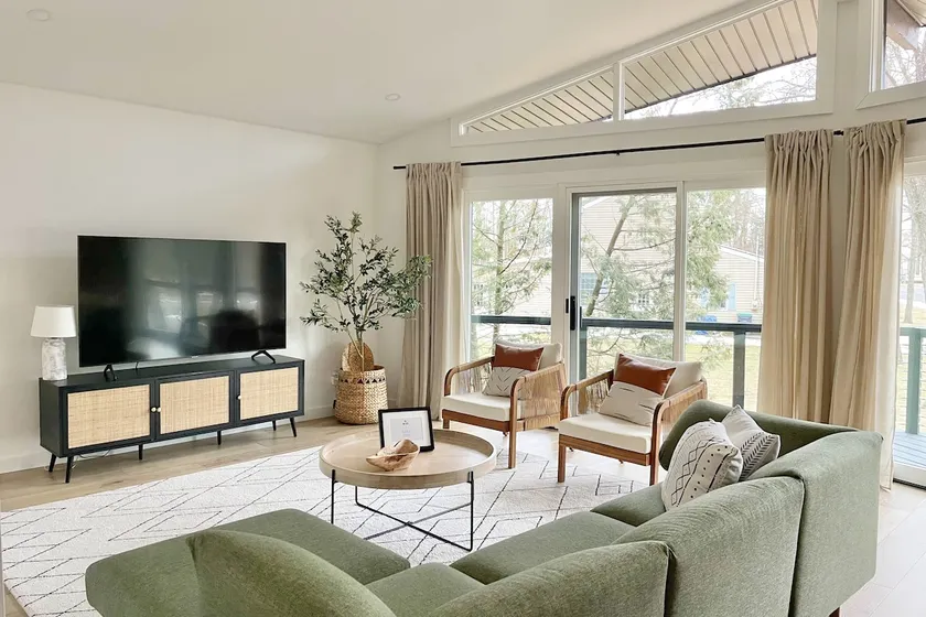 Modern Fall Getaway in Kingston - 1.5hr from NYC - Image 1