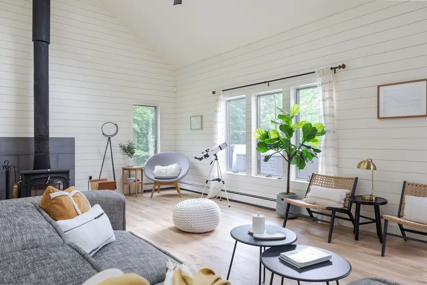 Quiet Denim House in the woods - Image 1