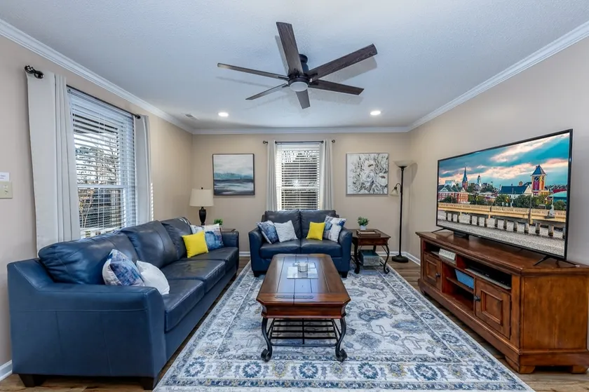 Pet Friendly 3BR Retreat, King Bed, Fenced Yard - Image 1