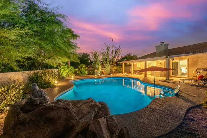 Peaceful, private home with pool & hot tub - Image 1