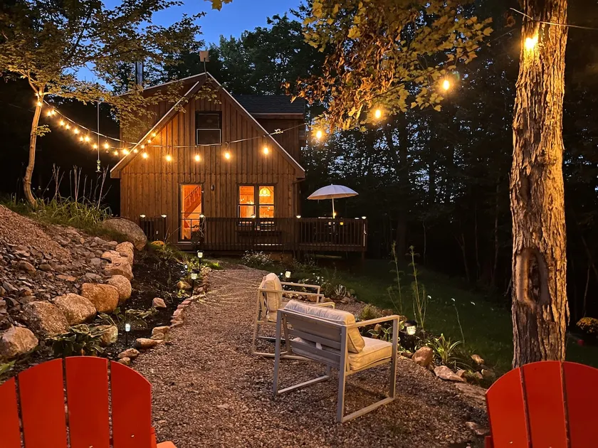 Private cabin on a lake - kayaks, SUP, fire pit - Image 1