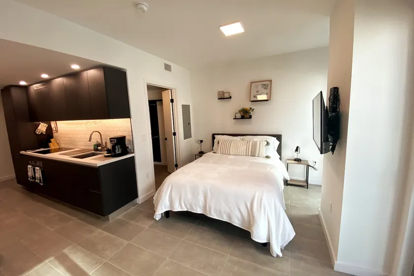 Luxurious Apartment with views of Biscayne Bay! - Image 1