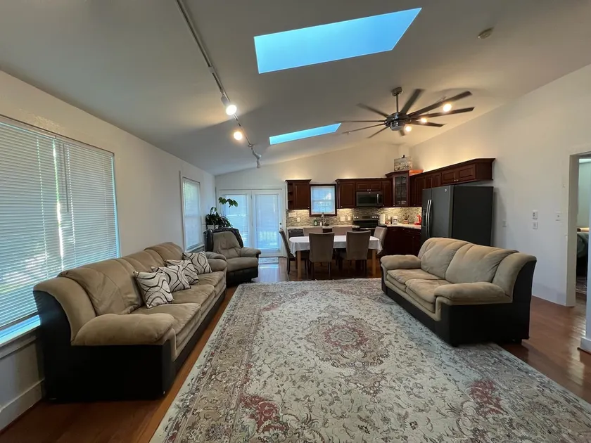 Cheerful 1-bedroom home in quiet neighborhood - Image 1