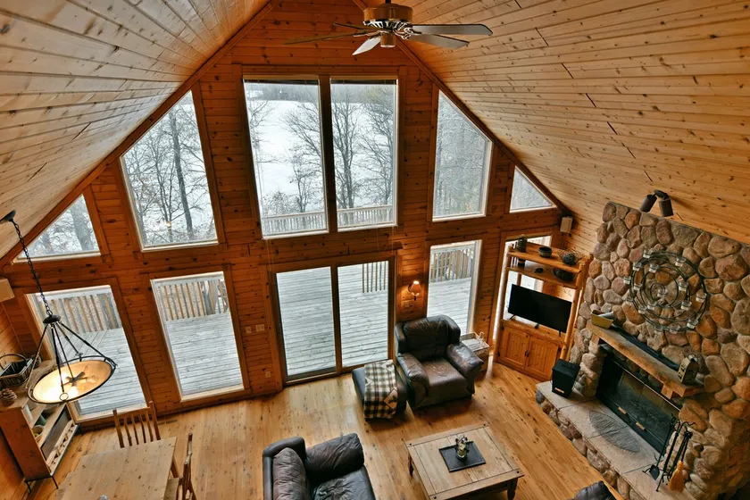 Beautiful Cedar Chalet Lake Cabin on Middle Lake!!! - Image 1