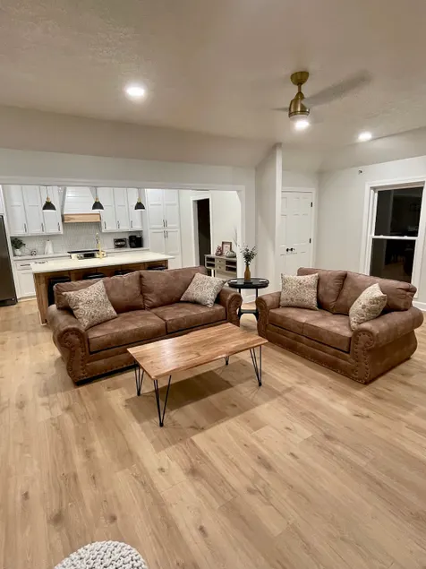 The Brandon House, Modern Country Retreat - Image 1
