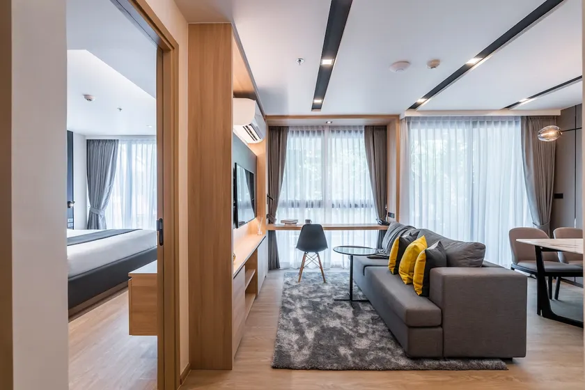 Modern 62sqm ServiceAPT w/pool in Ekamai Sukhumvit - Image 1