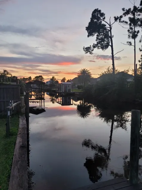 3 Bedroom Canal Front Home - Image 1