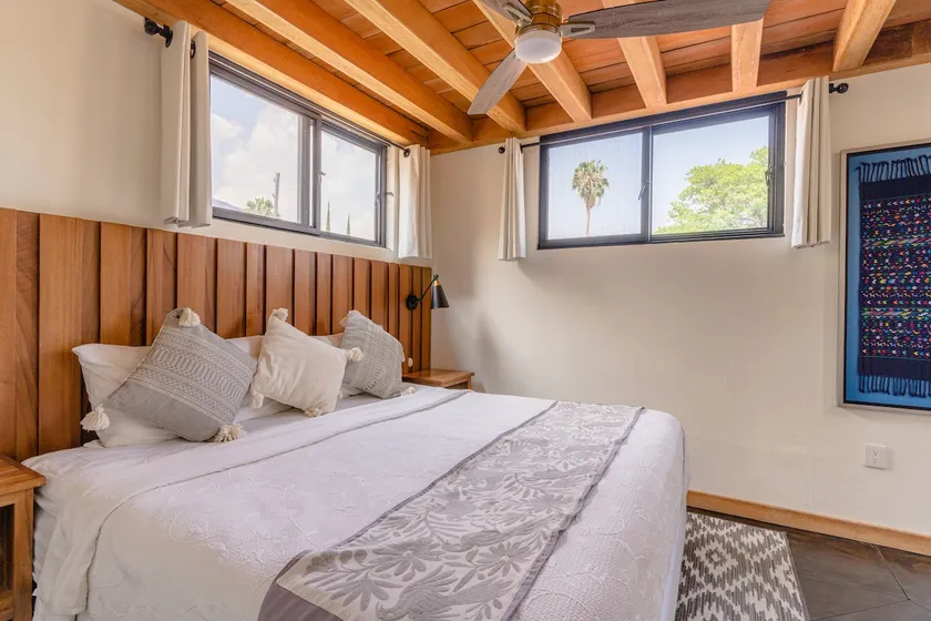 Lake front, 1 bedroom Apt inside a boutique Hotel - Image 1