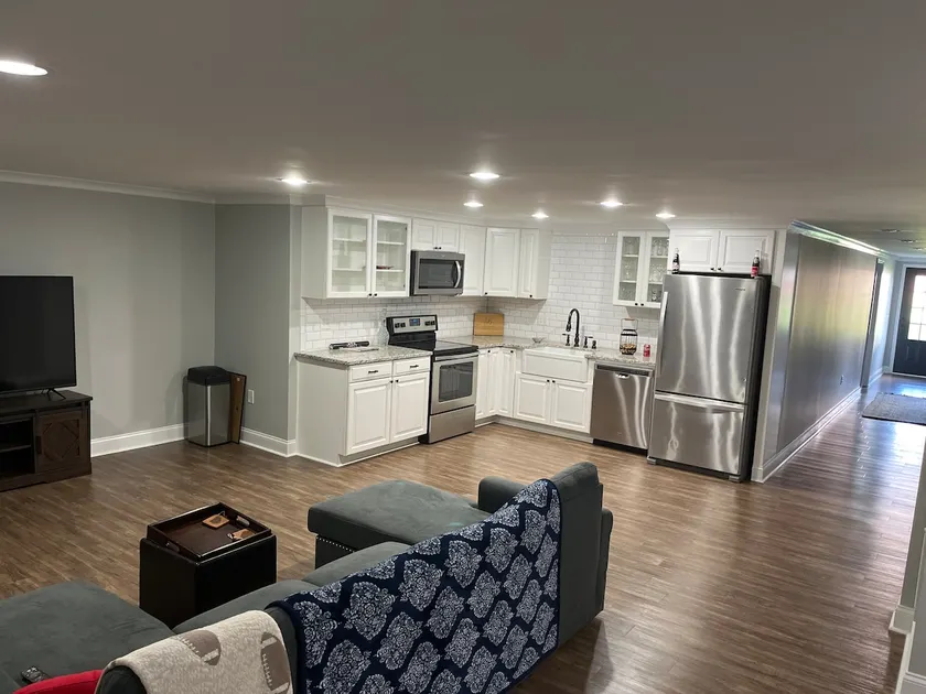 LG New 2B/2BA & Kitchen (1.8k SQFT) 5 mi. from UGA - Image 1