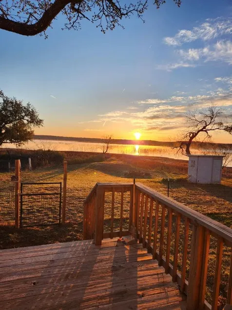 3BR Hubbard Creek Lake Front - Image 1