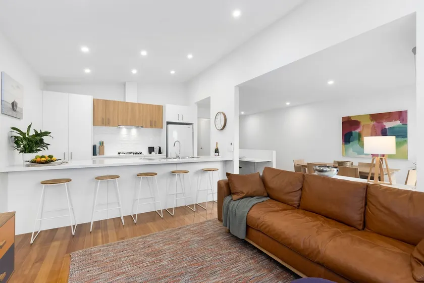 Perfectly positioned in the Heart of Town! - Image 1