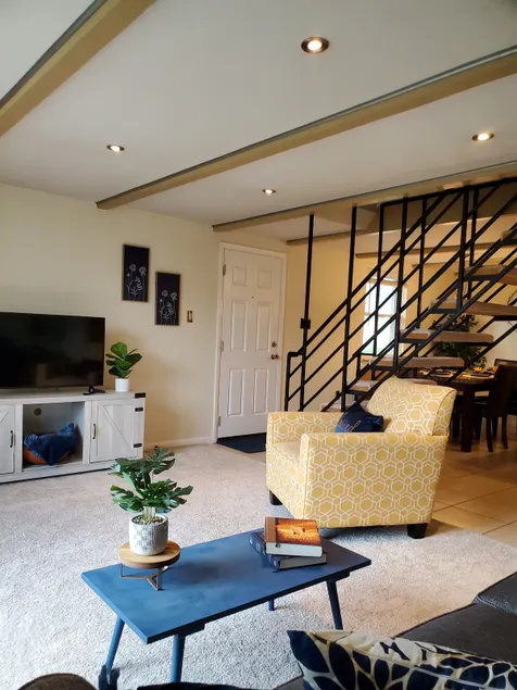 Peaceful 2 BR apartment-Centrally located - Image 1