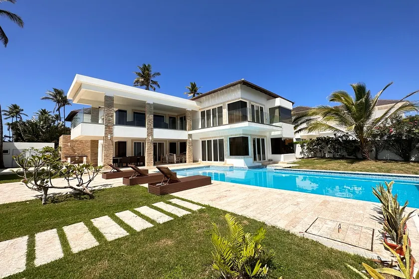 AMBER VILLA Mix of elegance& subtle luxury details - Image 1