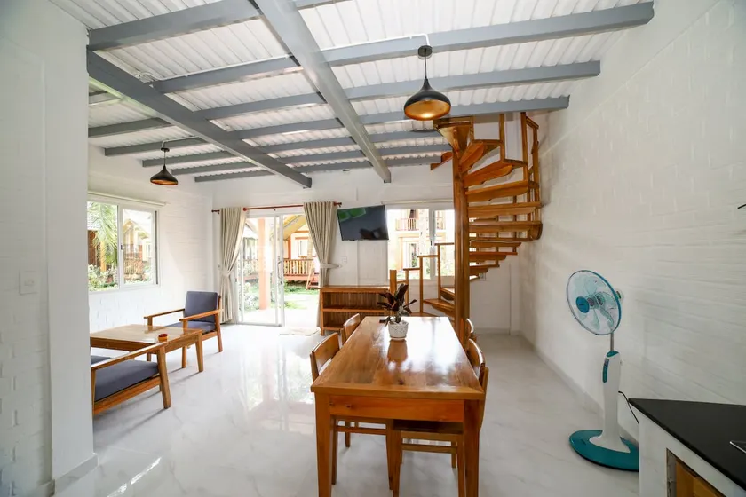 Spacious 2 BR Villa Kitchen &Balcony near Beach - Image 1