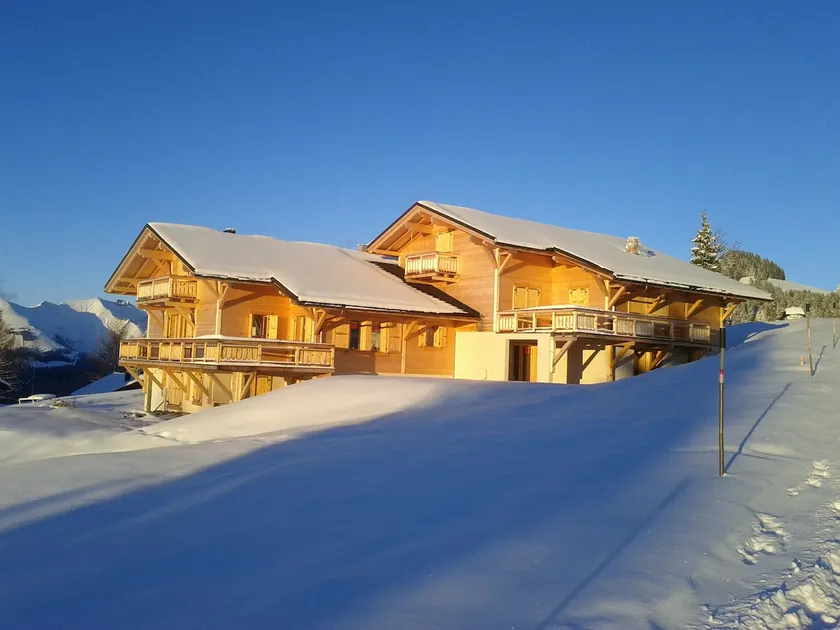 Contemporary chalet, panoramic view - Image 1
