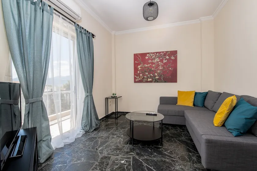 Luxury Penthouse in Kifisia with Large Terraces & Green Views - Image 1