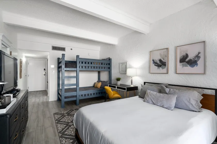 Private Studio w/3 beds & Resort Pool Pass! - Image 1