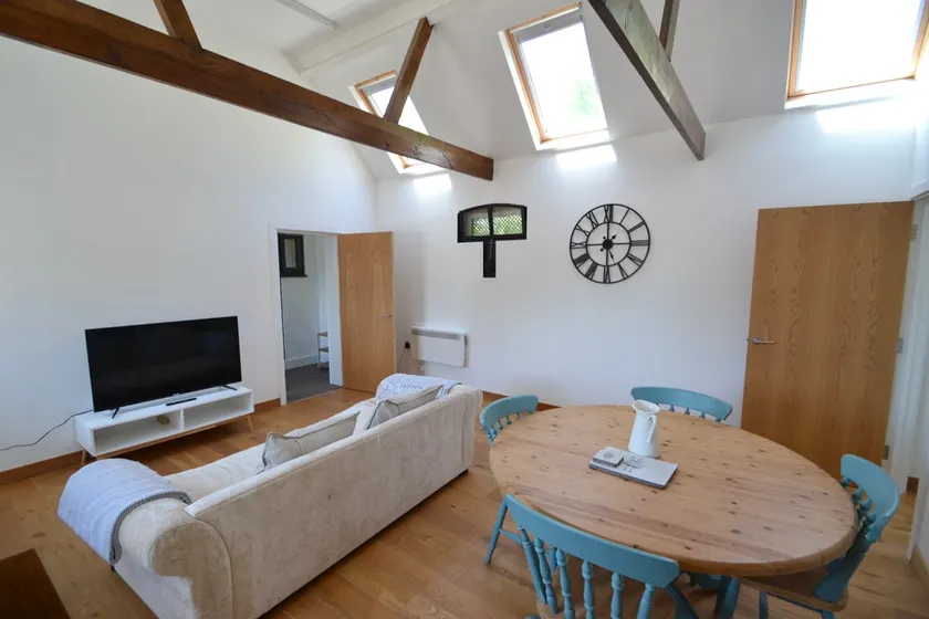 1 bed flat located on beautiful country estate - Image 1
