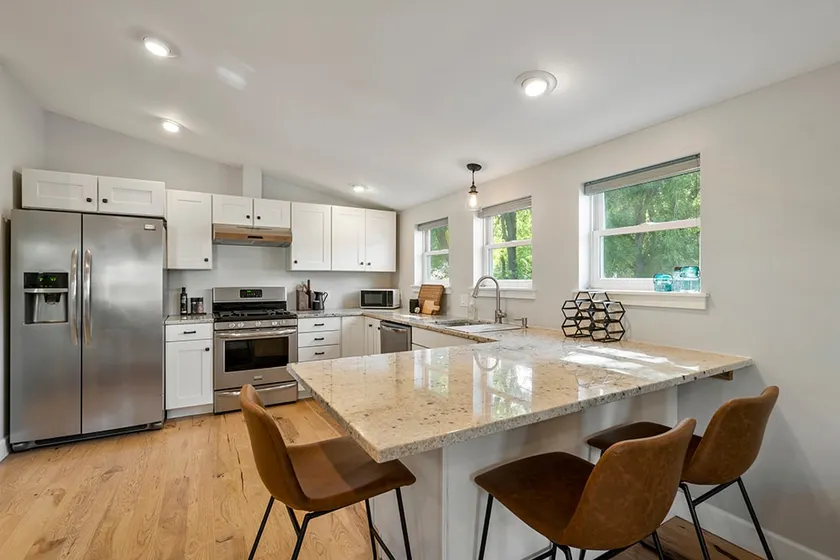Bright & Modern 2-Bedroom, Downtown Durango w/ A/C - Image 1