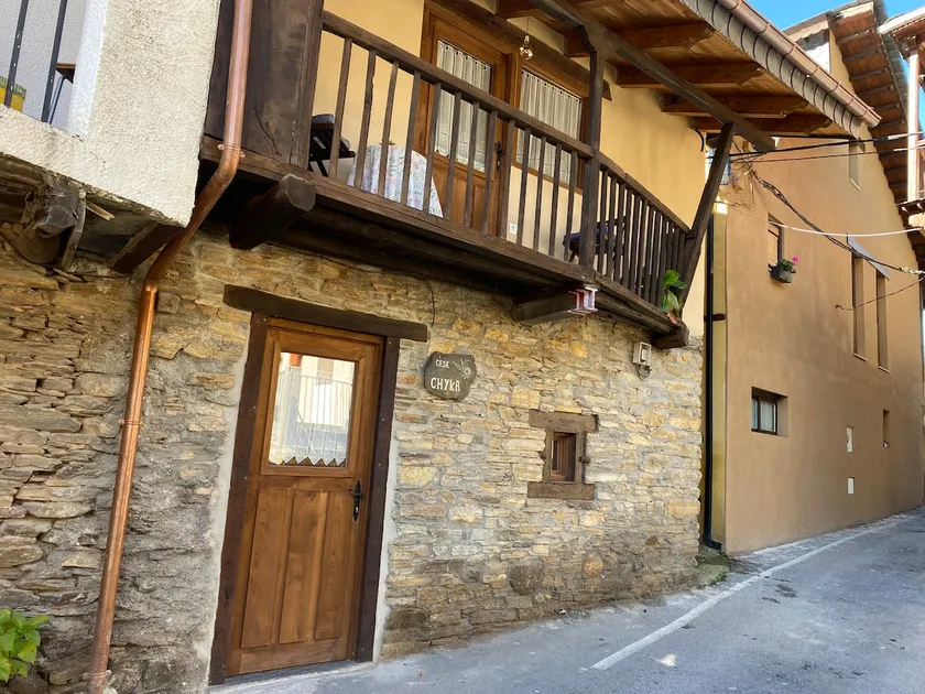 Chyka house, village house, quiet mountain area. - Image 1