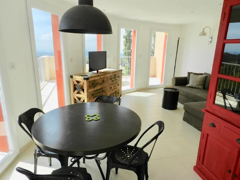 bright loft with panoramic views. Jacuzzi. - Image 1