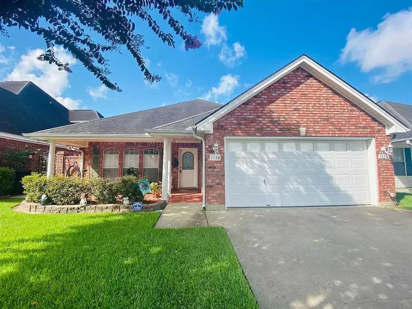 Beautiful house in esteemed cul-de-sac. - Image 1