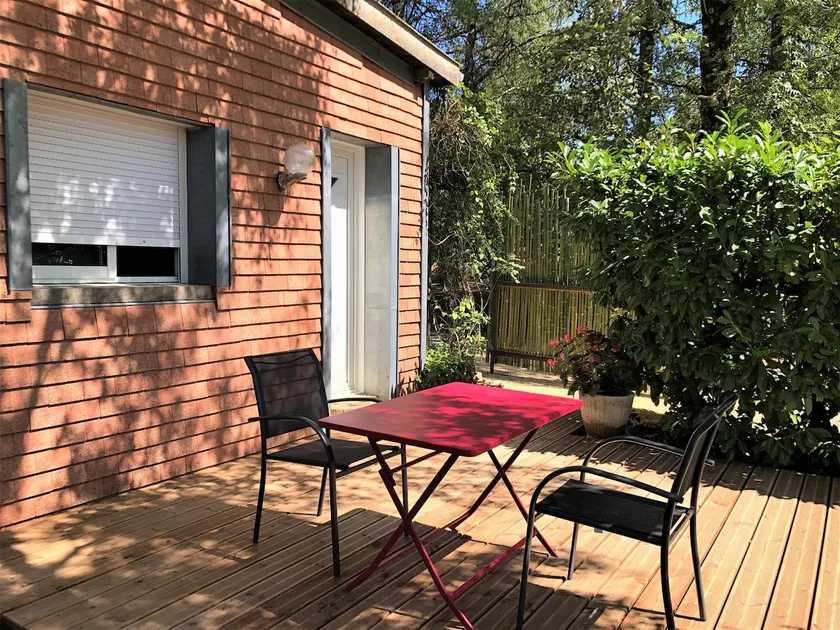 Pleasant guest house with Jacuzzi - Image 1