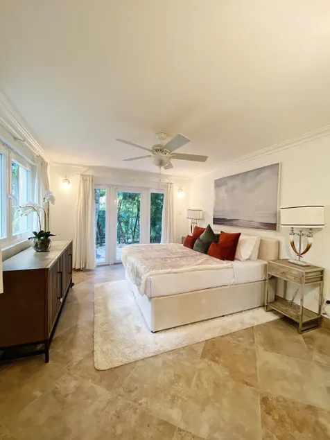 Luxury Two Bedroom Townhouse in Gibbes - Image 1
