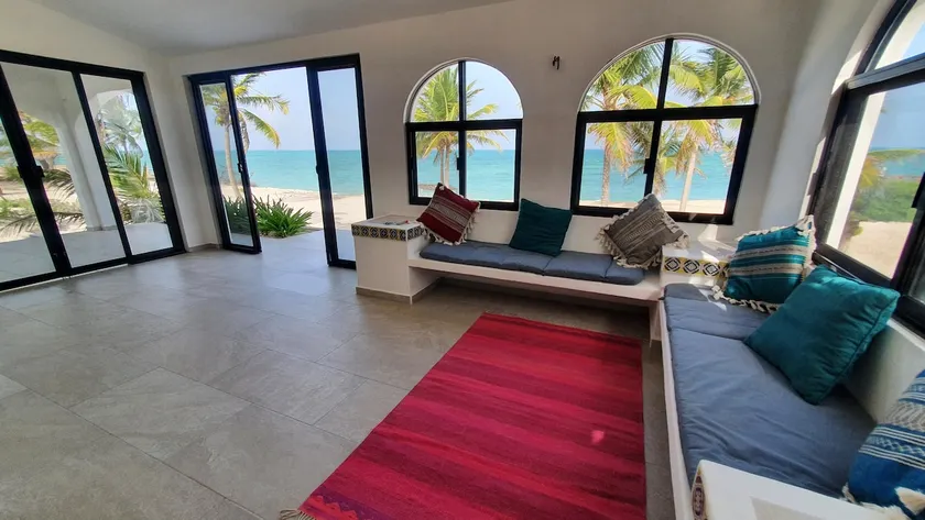 Rustic Home in front of The Beach - Image 1