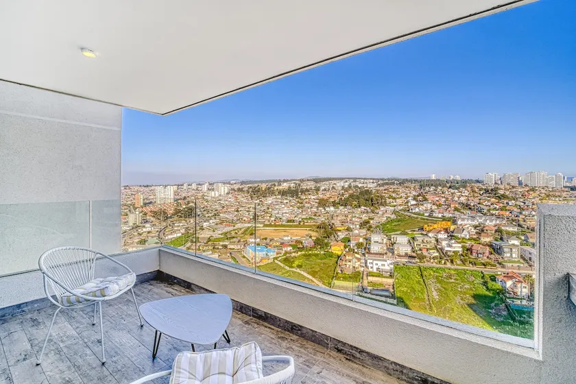 Coast Tower 1BR W/Balcony & View. - Image 1