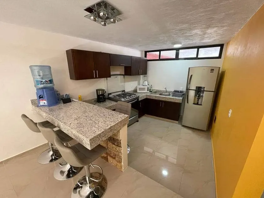 Beautiful house, great location near squares - Image 1