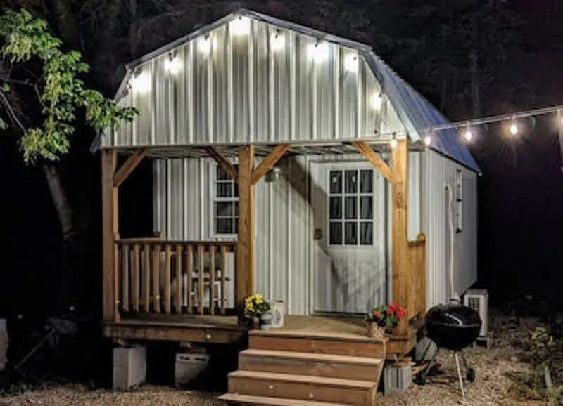 The \"40 Steps\" Cabin Tiny house - Image 1