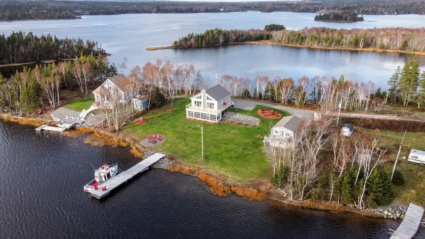 Unique Oyster Cove home on the Mira! - Image 1