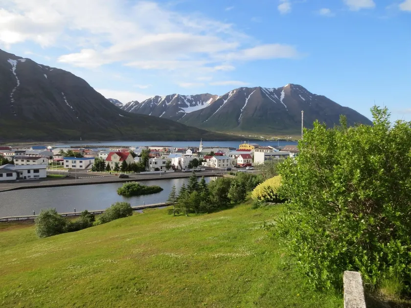 House with a wonderful view of mountains and sea - Image 1