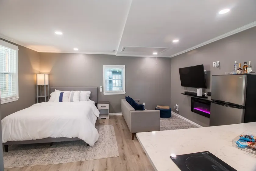 Private Guesthouse close to the Airport & NYC - Image 1